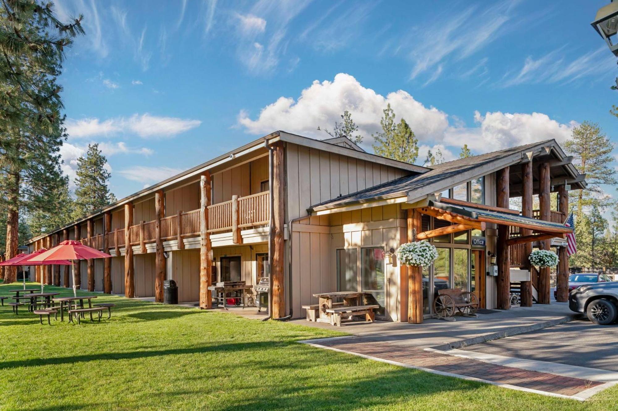 Best Western Ponderosa Lodge Sisters Exterior photo