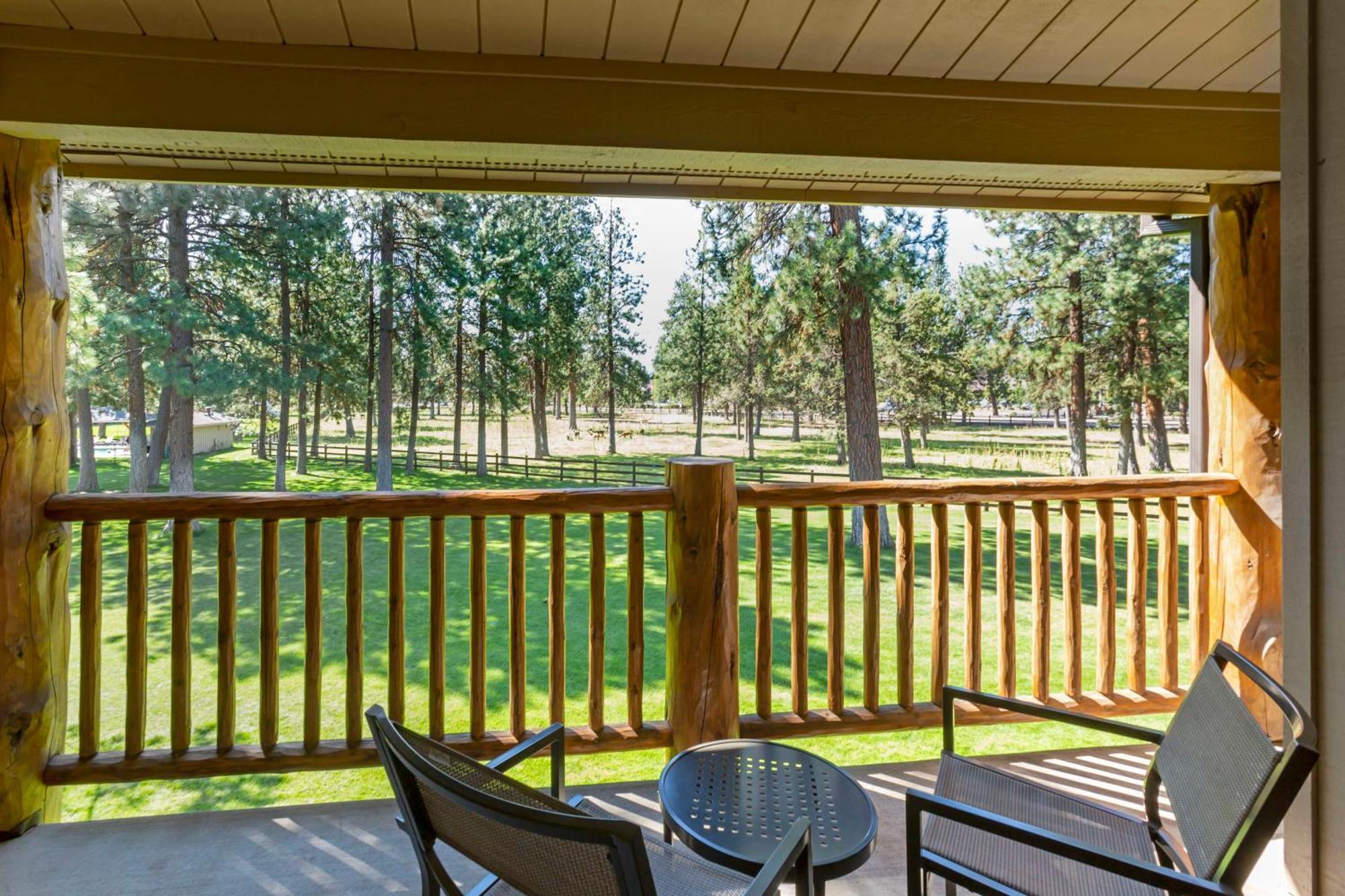 Best Western Ponderosa Lodge Sisters Exterior photo