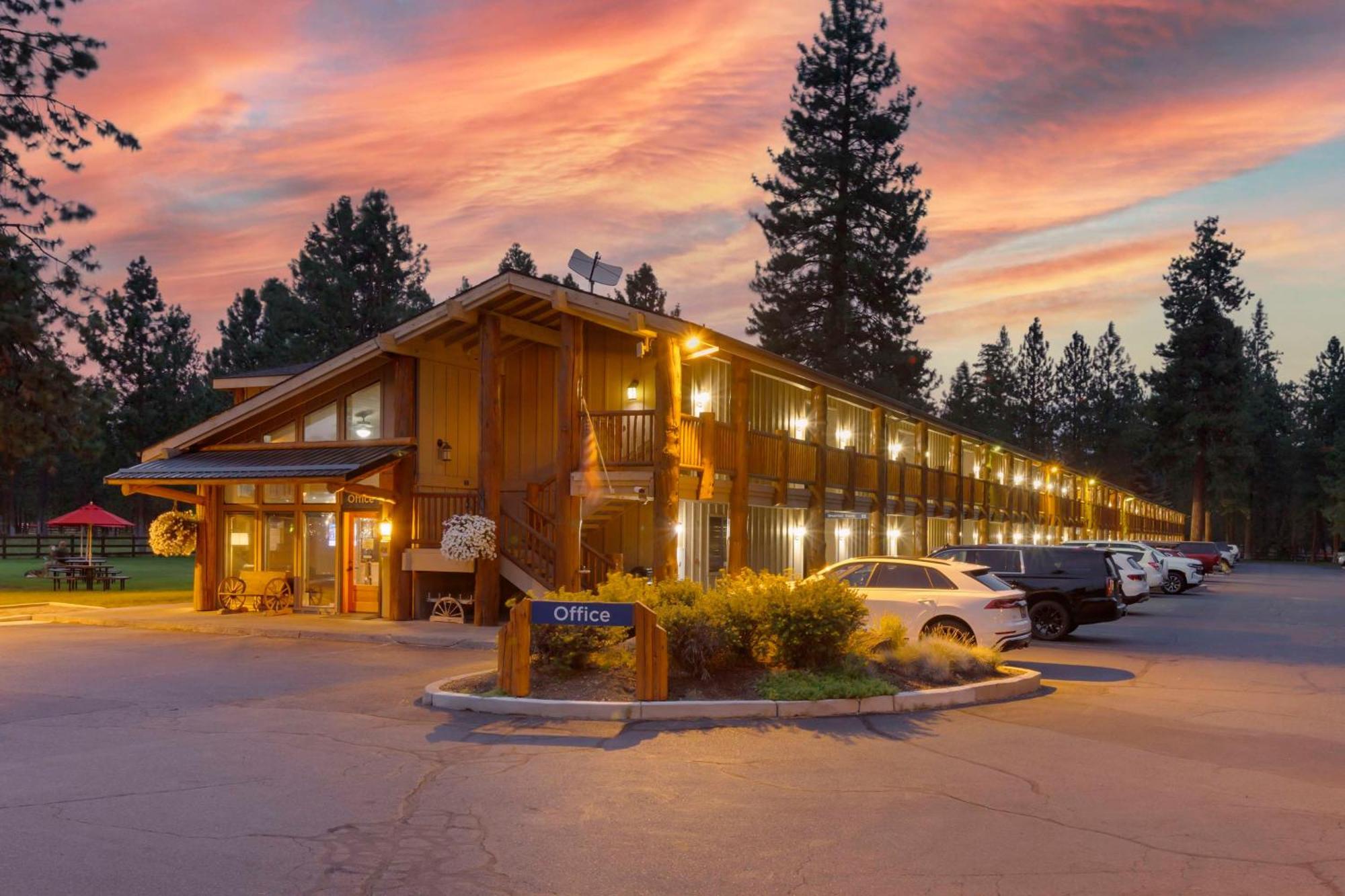 Best Western Ponderosa Lodge Sisters Exterior photo
