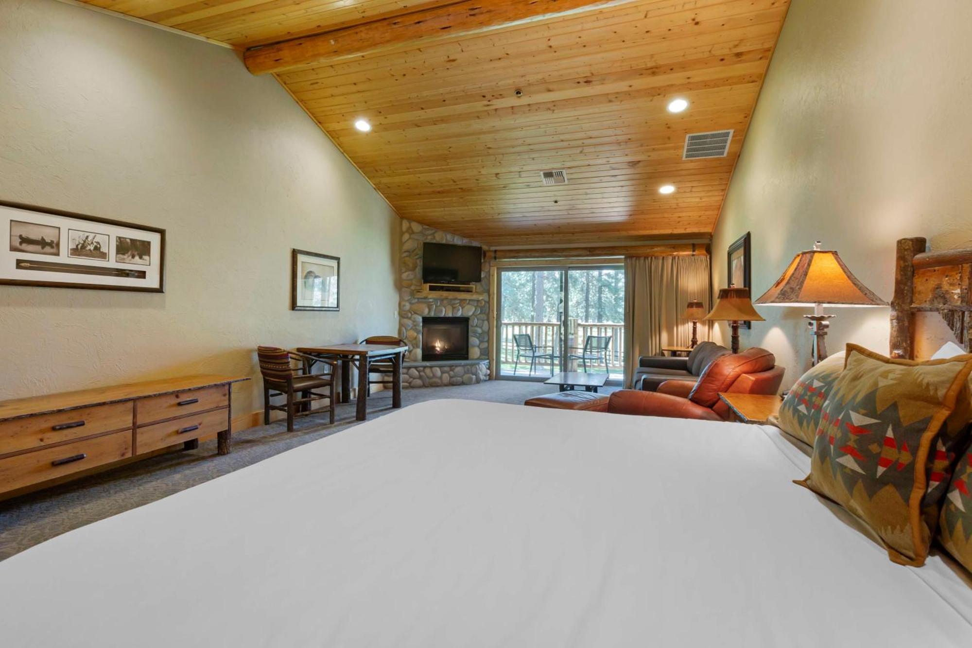 Best Western Ponderosa Lodge Sisters Exterior photo